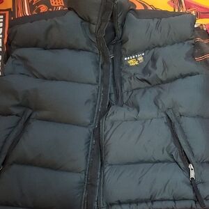 Mountain Hardwear Black Puffer Vest with Down Insulation and Quilted Design